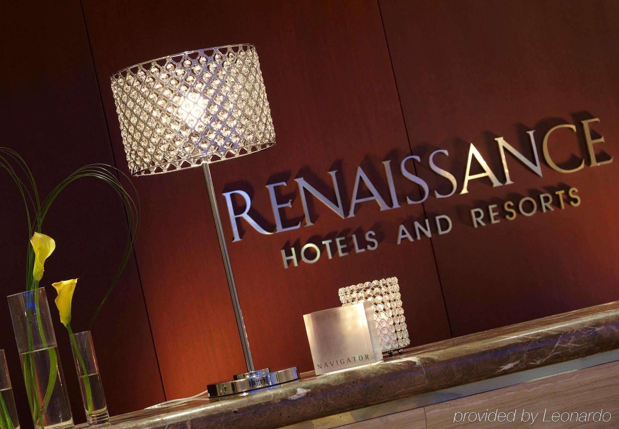 Renaissance Angeles Airport Hotel 4*