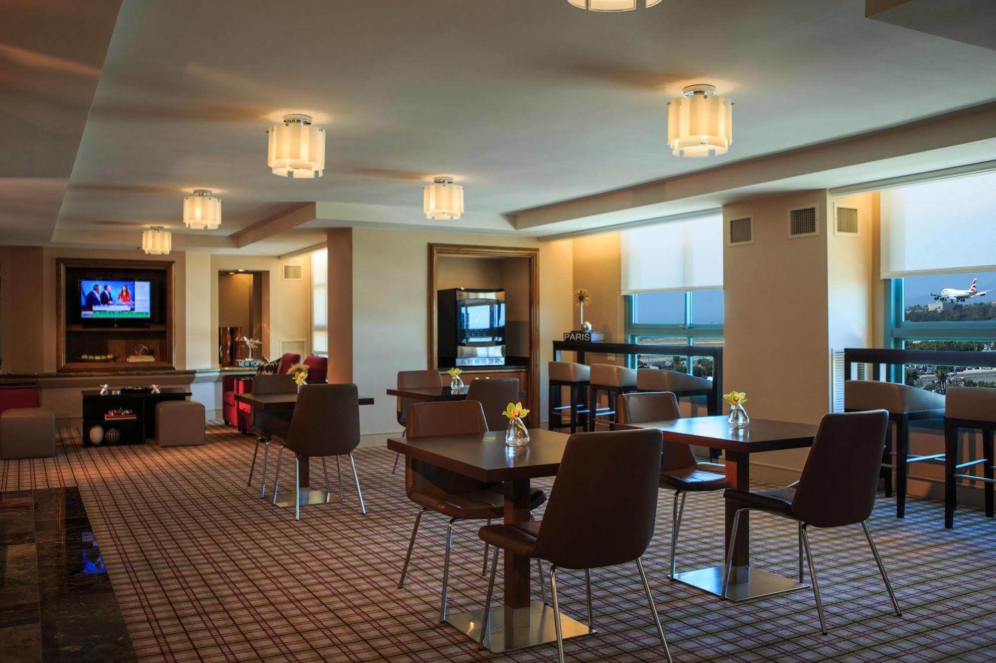 Renaissance Angeles Airport Hotel Los Ángeles